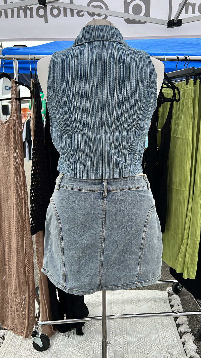 DENIM BLUE TOP WITH DOULBE END ZIP UP